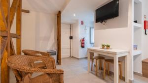 Cozy Studio for Two by LovelyStay