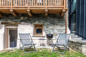 HelloCHALET Valtournenche - Chalet Pessey - Entire Alpine Chalet 400m from Ski Lifts with Garden & Mountain View