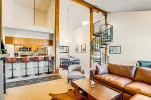 Walk to Lift Mtn-View Crested Butte Condo with Loft - Mount Crested Butte
