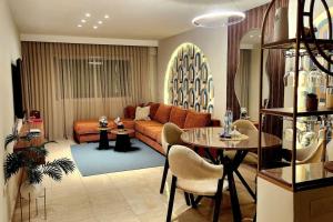 Spacious Heart of Downtown & Marina- 3BR