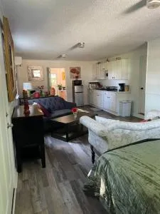 Ell's Room - Cedar Island