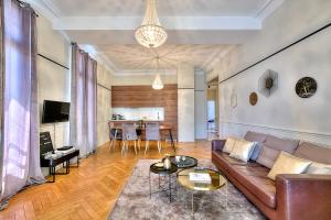 FAR5 - 3 chambres à deux pas de la rue dAntibes