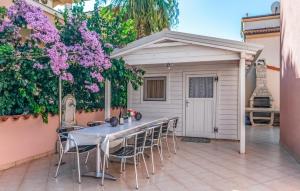 2 Bedroom Cozy Apartment In Medulin 