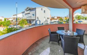 2 Bedroom Cozy Apartment In Medulin