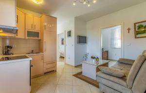 2 Bedroom Awesome Apartment In Medulin 