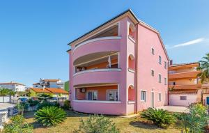 2 Bedroom Awesome Apartment In Medulin