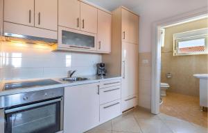 1 Bedroom Nice Apartment In Medulin 