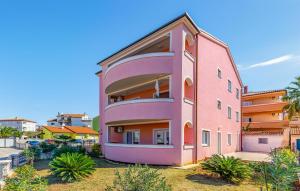 1 Bedroom Nice Apartment In Medulin