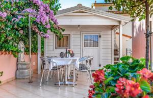 1 Bedroom Cozy Apartment In Medulin 