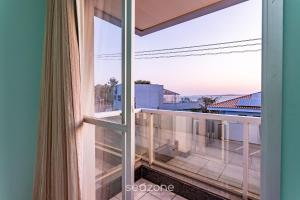 Apto vista mar 160m da Praia dos Padres ECI0201