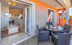 1 Bedroom Cozy Apartment In Medulin