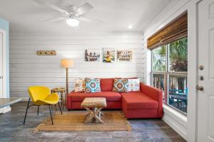 Upscale Waterfront- Private Patio Fish Pier