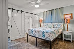 Upscale Waterfront- Private Patio Fish Pier