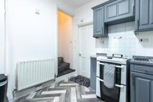 Cozy Nottingham Retreat Entire Home with 4 Bedroom