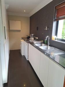 Peaceful Nature Estate with Views Gym Pool Wifi