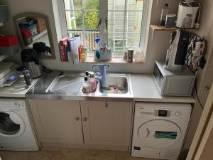 House Child Okeford Sleeps 12 adults and 3-4 children