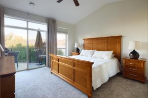 Lakeside Luxe Haven