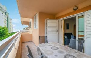 2 Bedroom Lovely Apartment In Oropesa