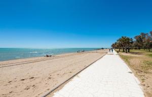 2 Bedroom Lovely Apartment In Oropesa