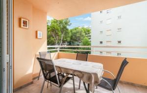 2 Bedroom Lovely Apartment In Oropesa
