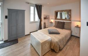 Maisons de vacances 1 Bedroom Stunning Home In Aigueze : photos des chambres