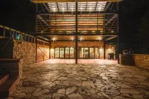 Scenic Getaway with Fire Pit and Grill in Columbia! - Boonville