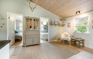 Cozy Home In Askø With Wifi