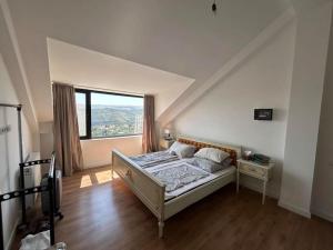 მყუდრო სახლი ფუნიკულიორის პარკთან