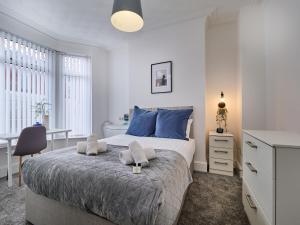 Woodcroft House - Air Host & Stay - 4 Bedrooms