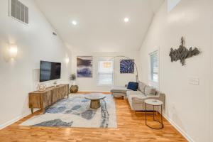 Charming 2BR Bungalow 4 Minutes to Duke University