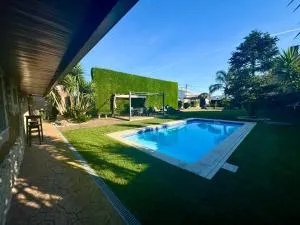 Casa Jardín - András