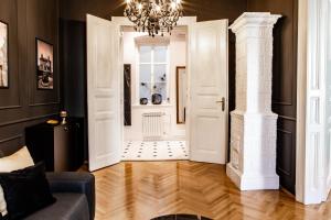 Barocco apartment, Zagreb city center, self check-in, 2nd floor, no elevator