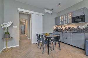 Main square apartments 1