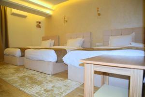 Pyramids Wonders Hotel