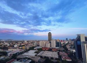 Stylish High-Rise Escape Pool, Hot Tub & Cinema