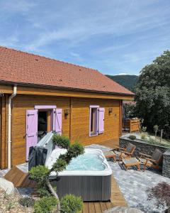 Maisons de vacances Chalet Le Montagnard SPA & SAUNA - Lits faits - Serviettes - Peignoirs - Menage inclus : photos des chambres