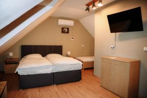 Angelis Pension - Restaurant zum grünen Baum