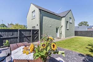 Willow Lodge, Wolfscastle