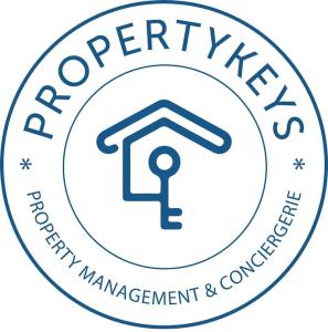 LEclipse -12p, vue lac au pied des pistes et SPA