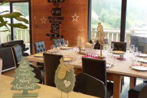 LEclipse -12p, vue lac au pied des pistes et SPA