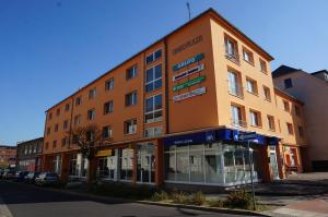 Oneo-Plaza-Apartments
