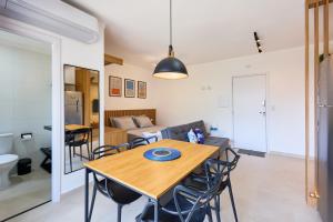 Studio Matira, próximo a praia, novo e moderno