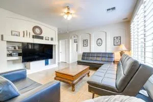 Pool and Patio San Tan Valley Getaway! - Globe