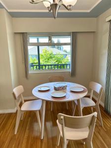 Monthly stay 2 Bedroom Upper floor suite near SFU & Skytrain