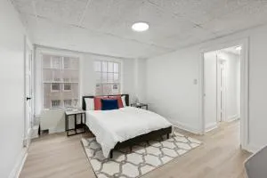 East 419i Modern Suite I Pool I Gym - Greece