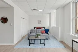 East 225 I Modern Studio In Downtown Rochester - Greece