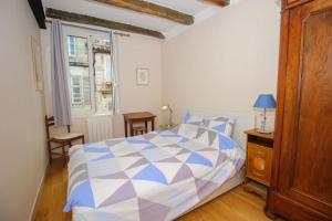 Appartement du XVIIè siècle, hypercentre 2 chambres