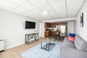 East 116 I Corporate 1Bd Suite in Rochester I Gym