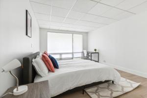 East 120 I Modern Refinished Apt Downtown I Gym
