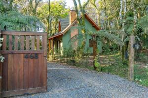 Rosa Green House Canela